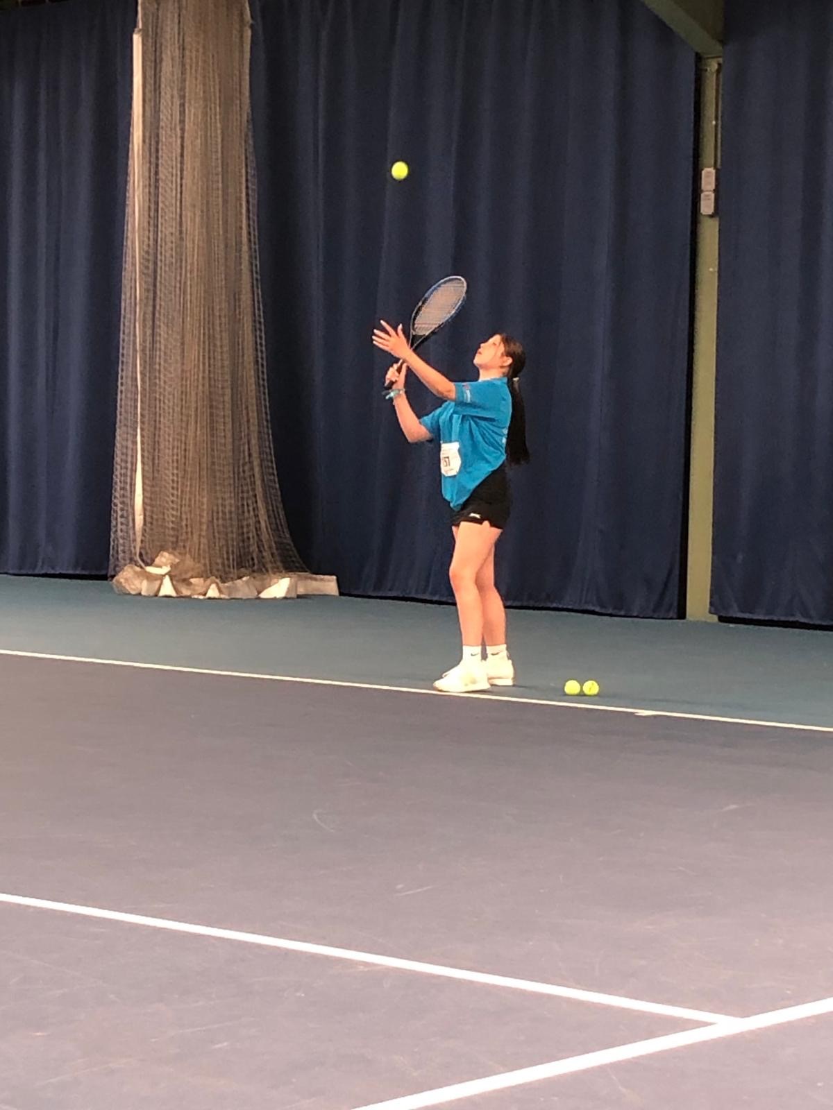 Tennis L